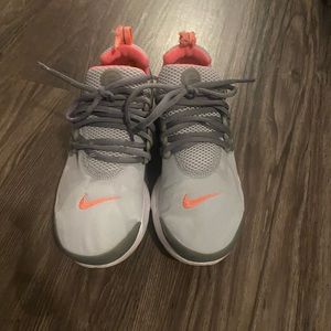 Nike Air Presto Grey and Salmon